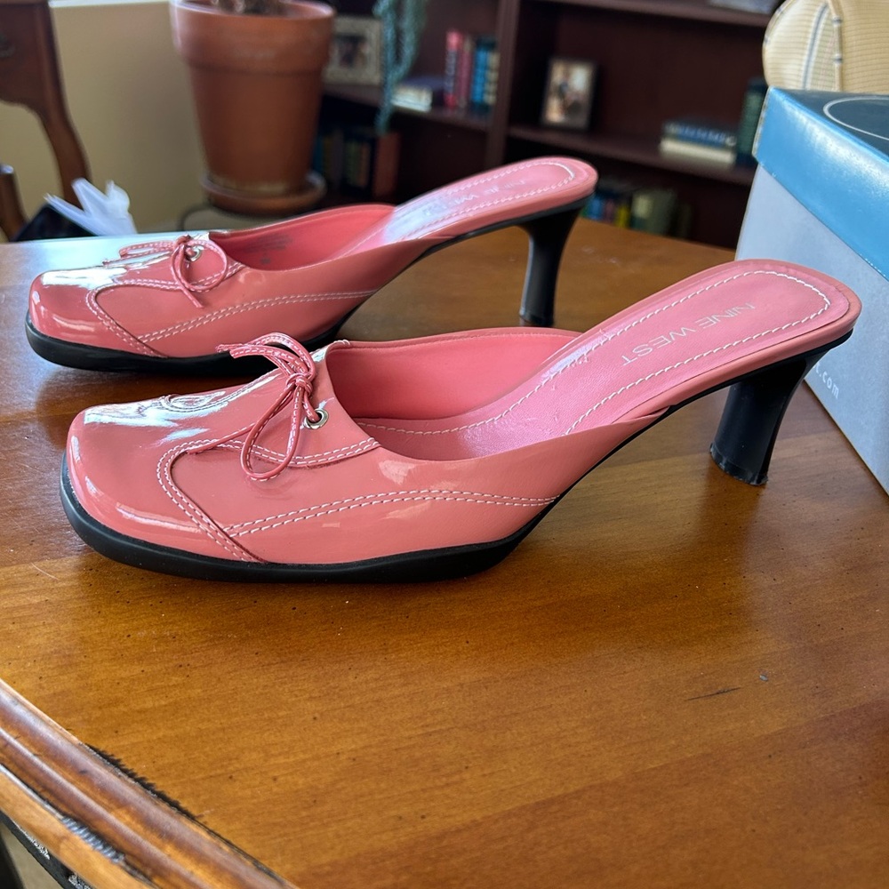 Nine West Light Pink Patent Mules NWT - Picture 4 of 6